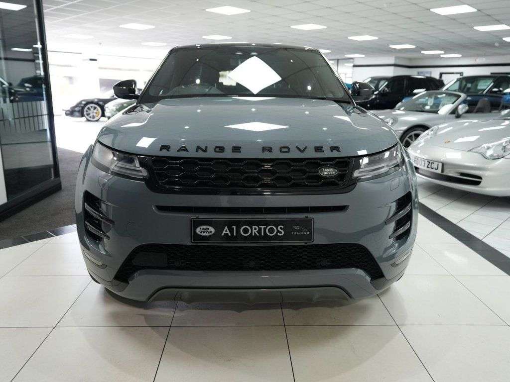 A 2019 LAND ROVER RANGE ROVER EVOQUE 2.0 D180 First Edition SUV 5dr Diesel Auto 4WD Euro 6 (s/s) (180 ps) STUNNI A 2019 LAND ROVER RANGE ROVER EVOQUE 2.0 D180 First Edition SUV 5dr Diesel Auto 4WD Euro 6 (s/s) (180 ps) STUNNI