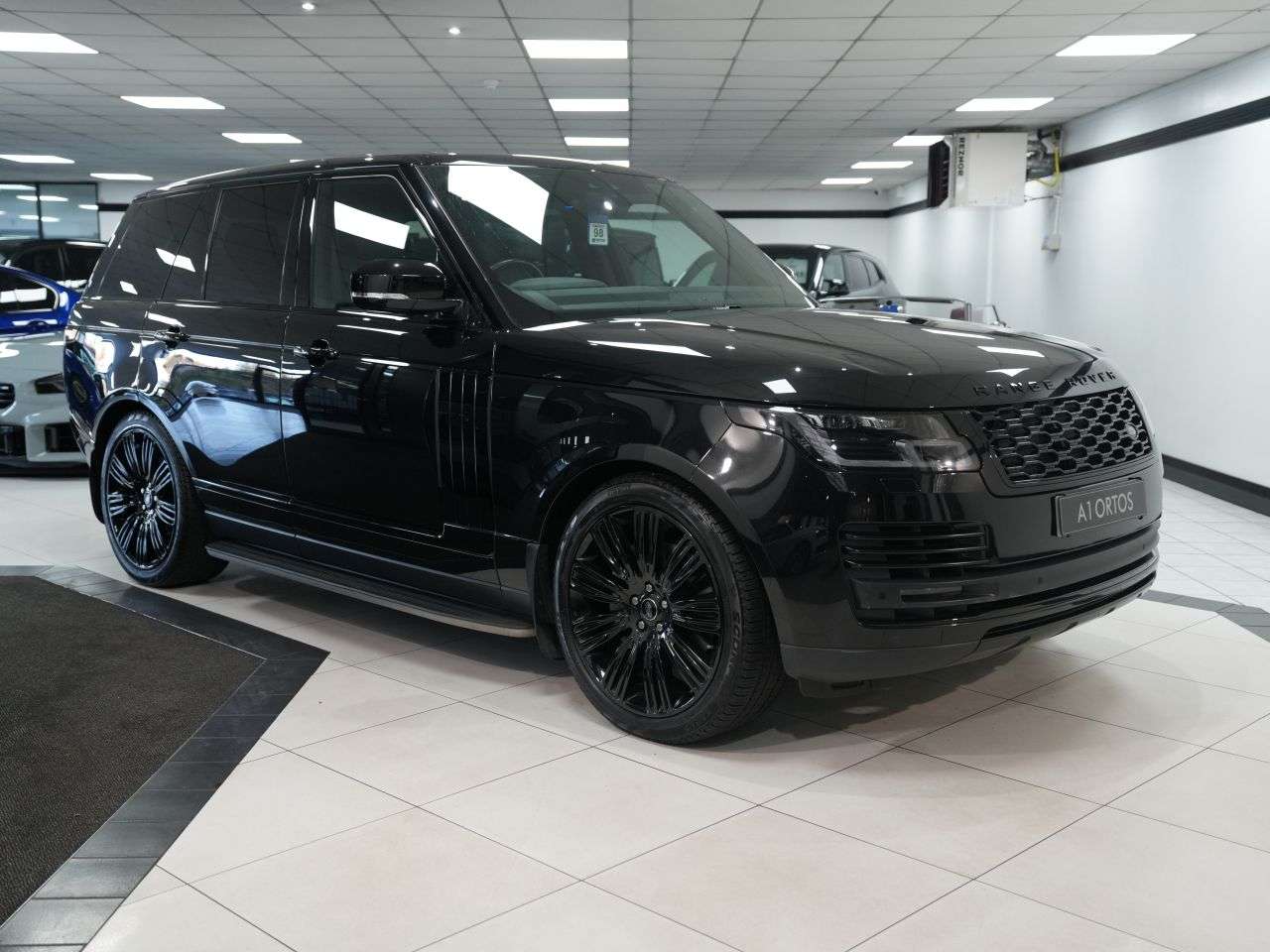 A 2021 LAND ROVER RANGE ROVER 3.0 D300 MHEV Westminster Black SUV 5dr Diesel Auto 4WD Euro 6 (s/s) (300 p A 2021 LAND ROVER RANGE ROVER 3.0 D300 MHEV Westminster Black SUV 5dr Diesel Auto 4WD Euro 6 (s/s) (300 p