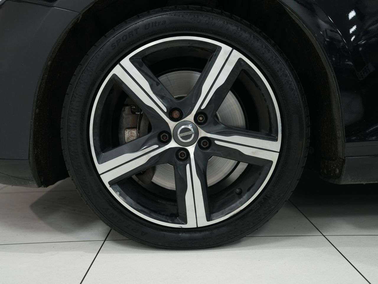 2019 VOLVO V40 2019 VOLVO V40