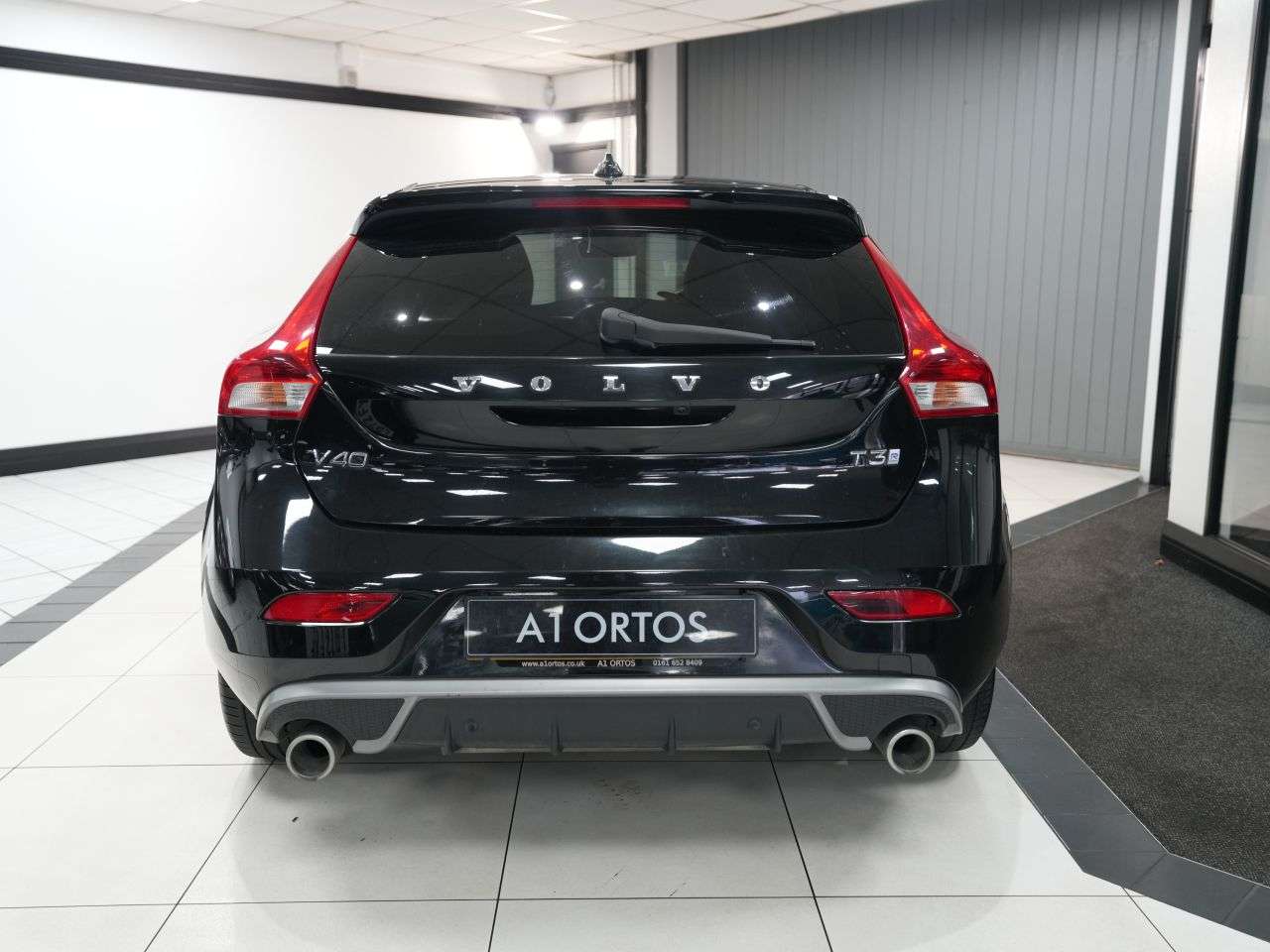 2019 VOLVO V40 2019 VOLVO V40