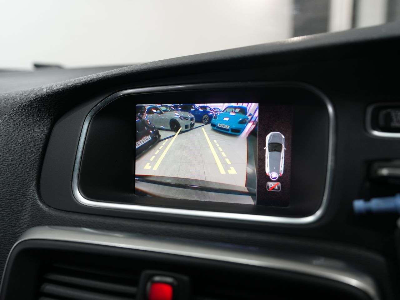 2019 VOLVO V40 2019 VOLVO V40