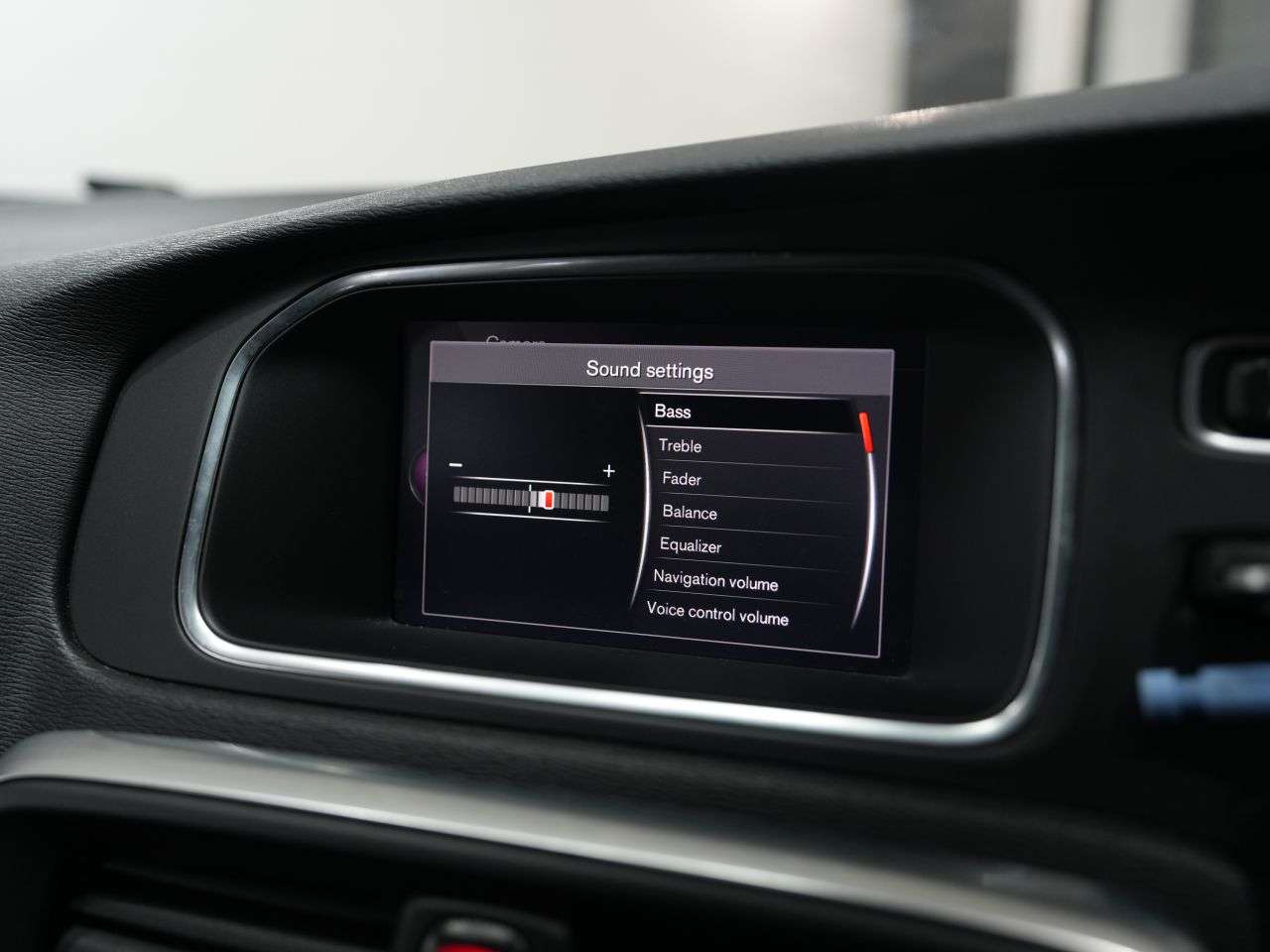 2019 VOLVO V40 2019 VOLVO V40