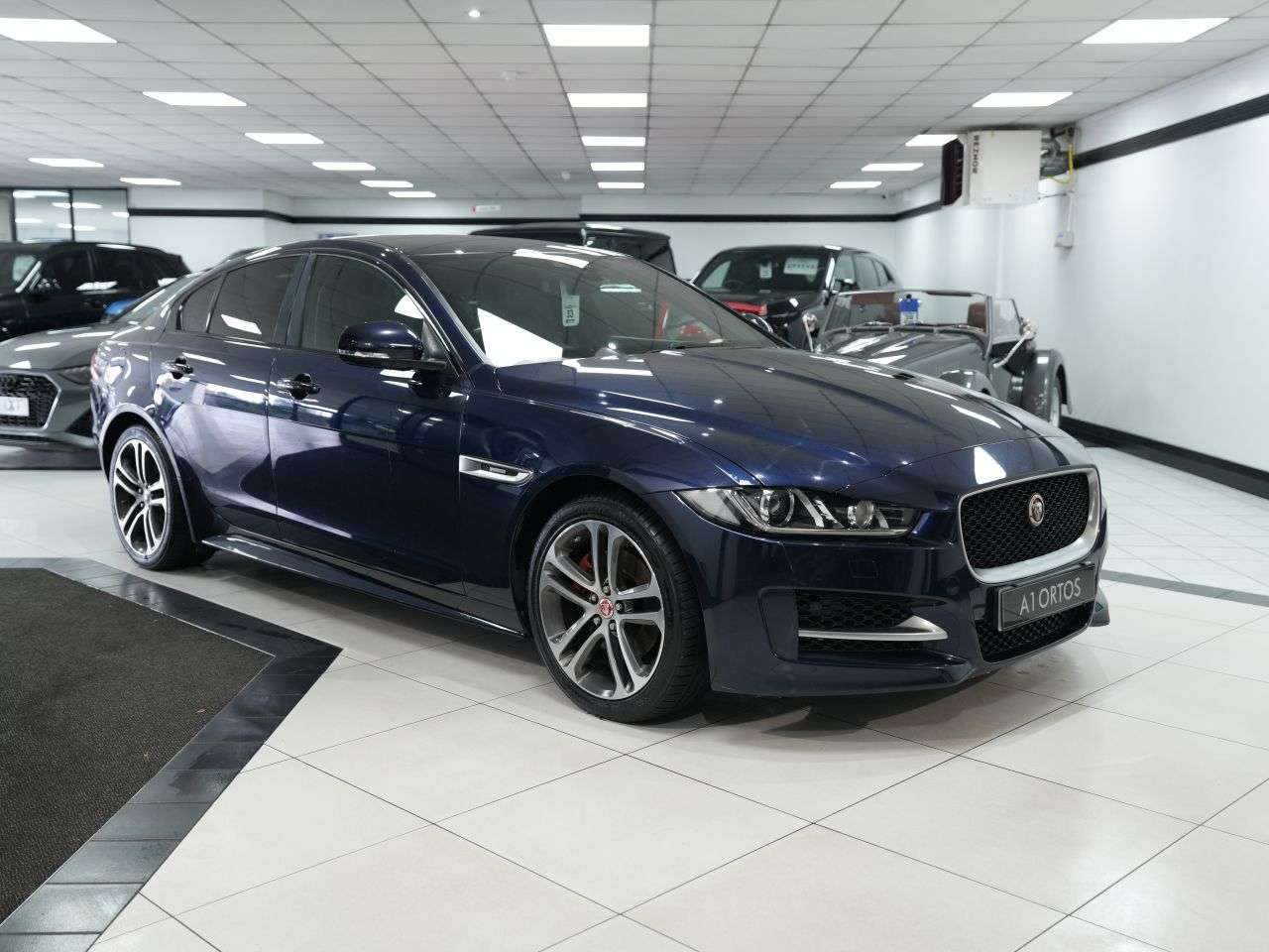 A 2016 JAGUAR XE 2.0d R-Sport Saloon 4dr Diesel Auto Euro 6 (s/s) (180 ps) GENUINE PX BARGAI A 2016 JAGUAR XE 2.0d R-Sport Saloon 4dr Diesel Auto Euro 6 (s/s) (180 ps) GENUINE PX BARGAI
