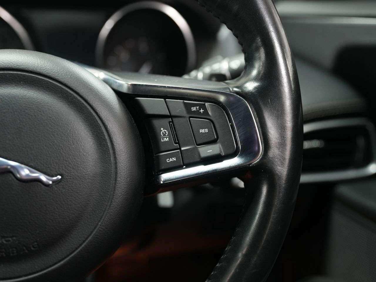 2016 JAGUAR XE 2016 JAGUAR XE
