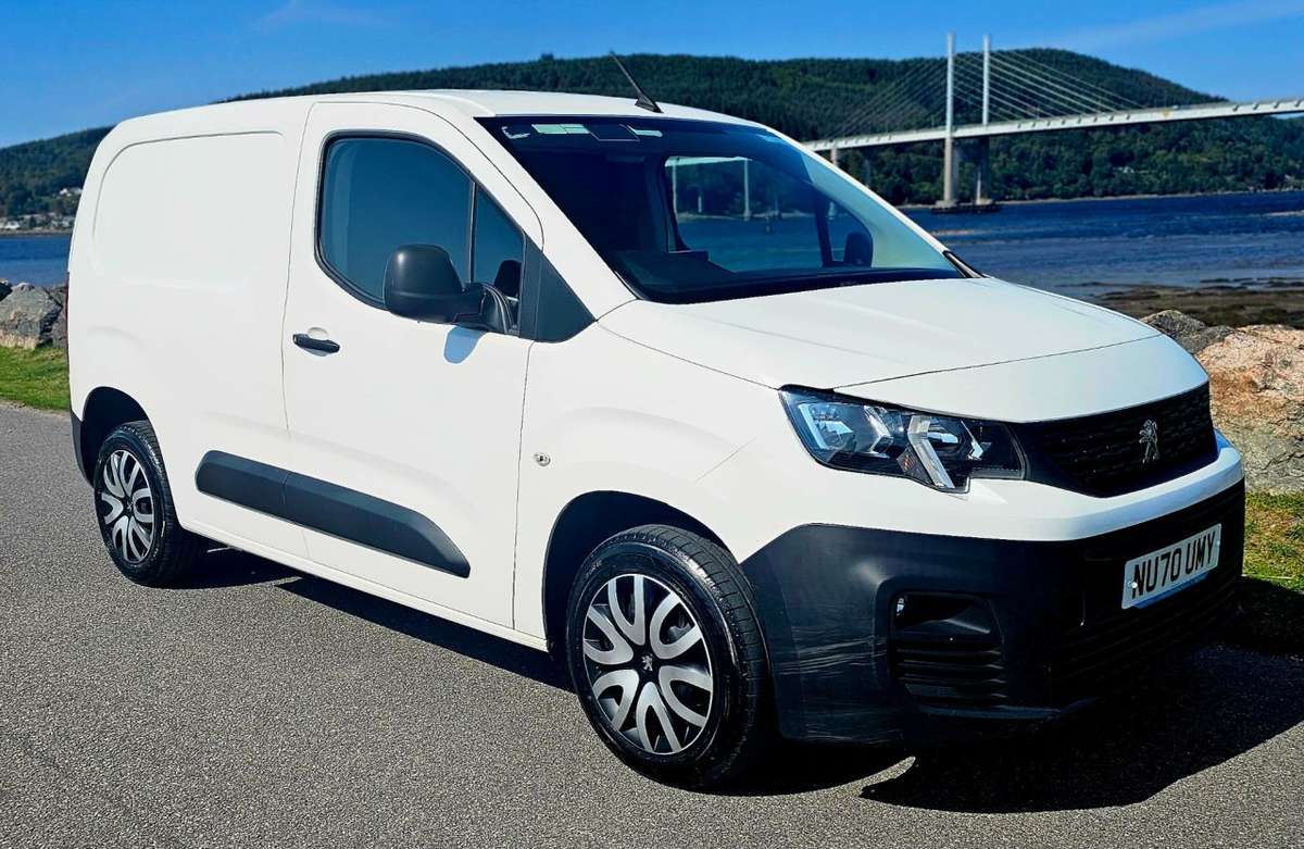 Check out this Peugeot Partner 2020 Diesel Manual