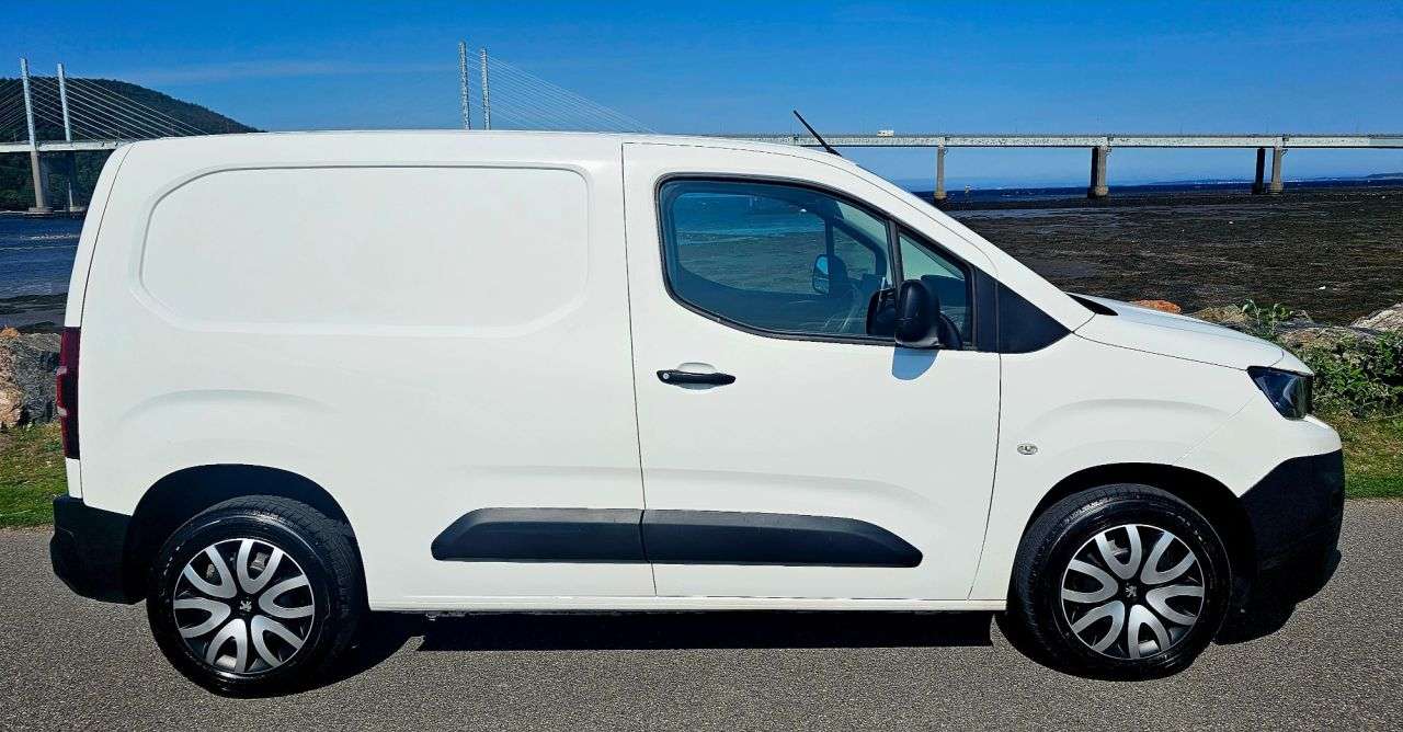 A 2020 PEUGEOT PARTNER 1.5 BlueHDi 1000 Professional Standard Panel Van 5dr Diesel Manual SWB Euro A 2020 PEUGEOT PARTNER 1.5 BlueHDi 1000 Professional Standard Panel Van 5dr Diesel Manual SWB Euro