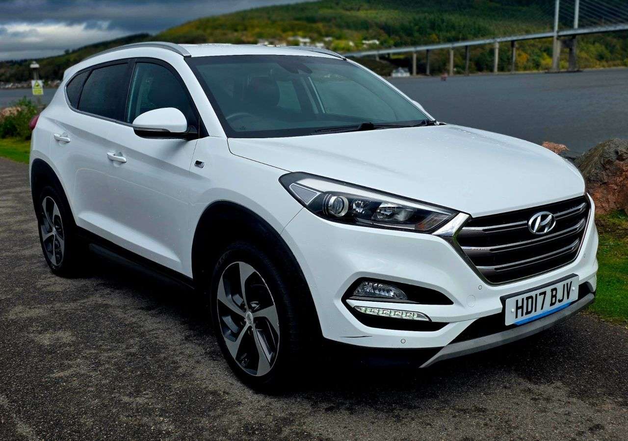 A 2017 HYUNDAI TUCSON 1.7 CRDi Blue Drive Sport Edition SUV 5dr Diesel Manual Euro 6 (s/s) (116 p A 2017 HYUNDAI TUCSON 1.7 CRDi Blue Drive Sport Edition SUV 5dr Diesel Manual Euro 6 (s/s) (116 p