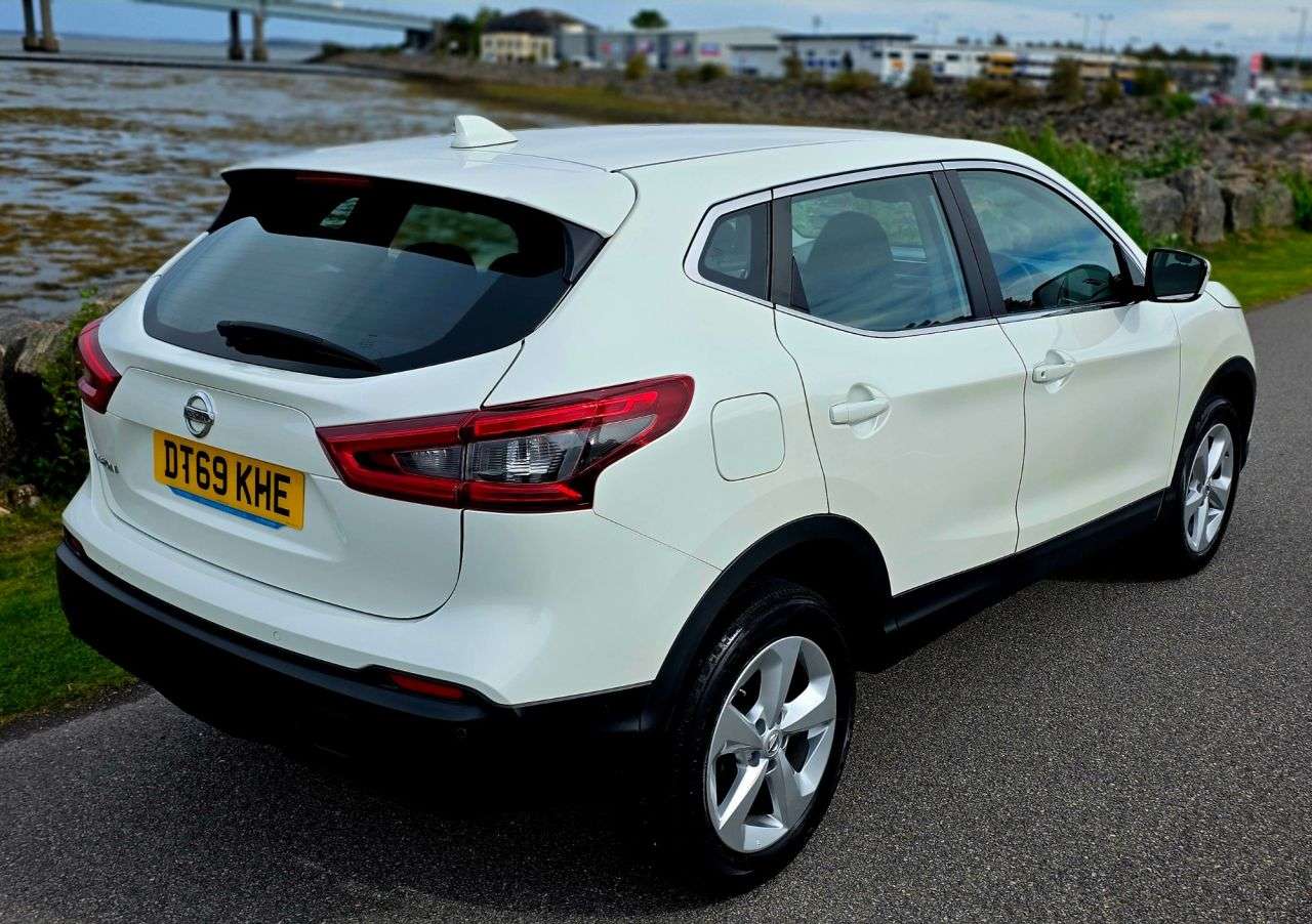 A 2020 NISSAN QASHQAI 1.3 DIG-T Acenta Premium SUV 5dr Petrol Manual Euro 6 (s/s) (160 ps) A 2020 NISSAN QASHQAI 1.3 DIG-T Acenta Premium SUV 5dr Petrol Manual Euro 6 (s/s) (160 ps)
