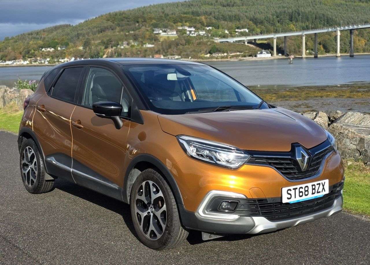 A 2018 RENAULT CAPTUR 0.9 TCe ENERGY GT Line SUV 5dr Petrol Manual Euro 6 (s/s) (90 ps) A 2018 RENAULT CAPTUR 0.9 TCe ENERGY GT Line SUV 5dr Petrol Manual Euro 6 (s/s) (90 ps)