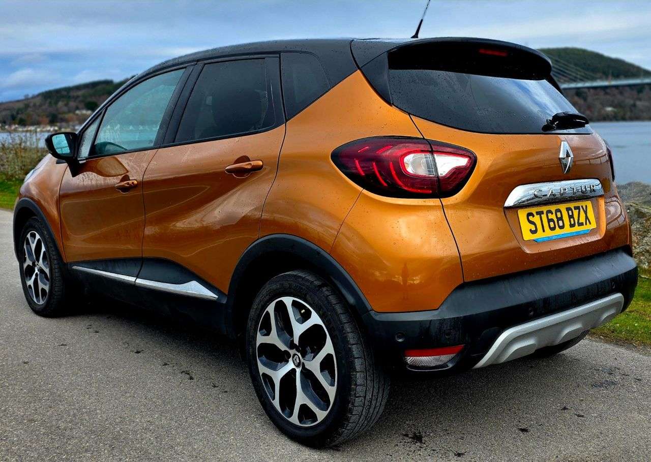 A 2018 RENAULT CAPTUR 0.9 TCe ENERGY GT Line SUV 5dr Petrol Manual Euro 6 (s/s) (90 ps) A 2018 RENAULT CAPTUR 0.9 TCe ENERGY GT Line SUV 5dr Petrol Manual Euro 6 (s/s) (90 ps)