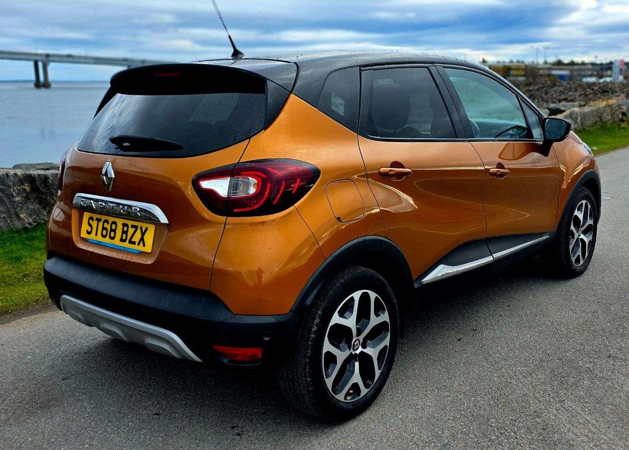 A 2018 RENAULT CAPTUR 0.9 TCe ENERGY GT Line SUV 5dr Petrol Manual Euro 6 (s/s) (90 ps) A 2018 RENAULT CAPTUR 0.9 TCe ENERGY GT Line SUV 5dr Petrol Manual Euro 6 (s/s) (90 ps)
