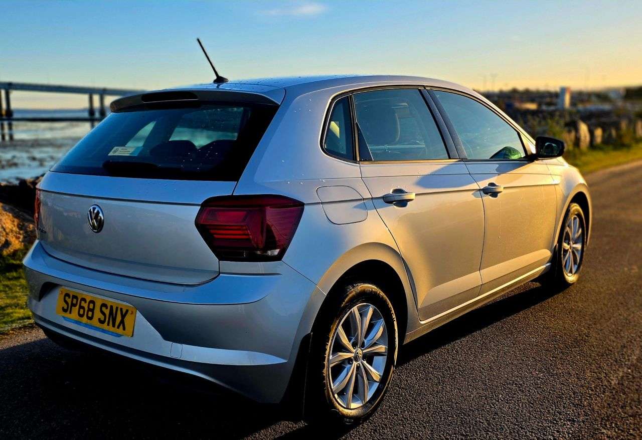 A 2018 VOLKSWAGEN POLO 1.0 TSI SE Hatchback 5dr Petrol Manual Euro 6 (s/s) (95 ps) A 2018 VOLKSWAGEN POLO 1.0 TSI SE Hatchback 5dr Petrol Manual Euro 6 (s/s) (95 ps)