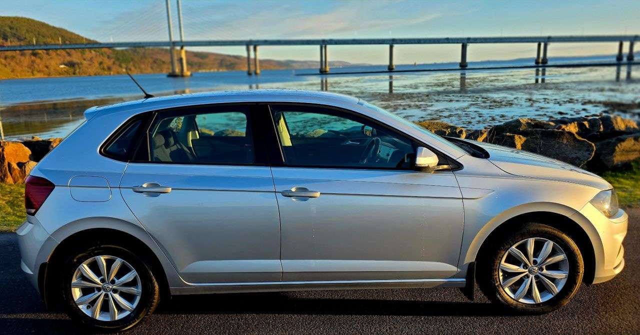 A 2018 VOLKSWAGEN POLO 1.0 TSI SE Hatchback 5dr Petrol Manual Euro 6 (s/s) (95 ps) A 2018 VOLKSWAGEN POLO 1.0 TSI SE Hatchback 5dr Petrol Manual Euro 6 (s/s) (95 ps)