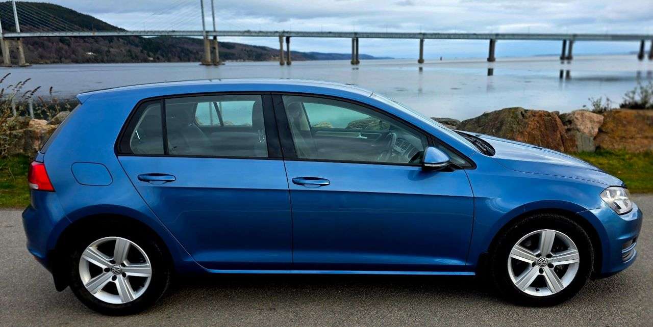 A 2014 VOLKSWAGEN GOLF 2.0 TDI BlueMotion Tech Match Hatchback 5dr Diesel Manual Euro 5 (s/s) (150 A 2014 VOLKSWAGEN GOLF 2.0 TDI BlueMotion Tech Match Hatchback 5dr Diesel Manual Euro 5 (s/s) (150