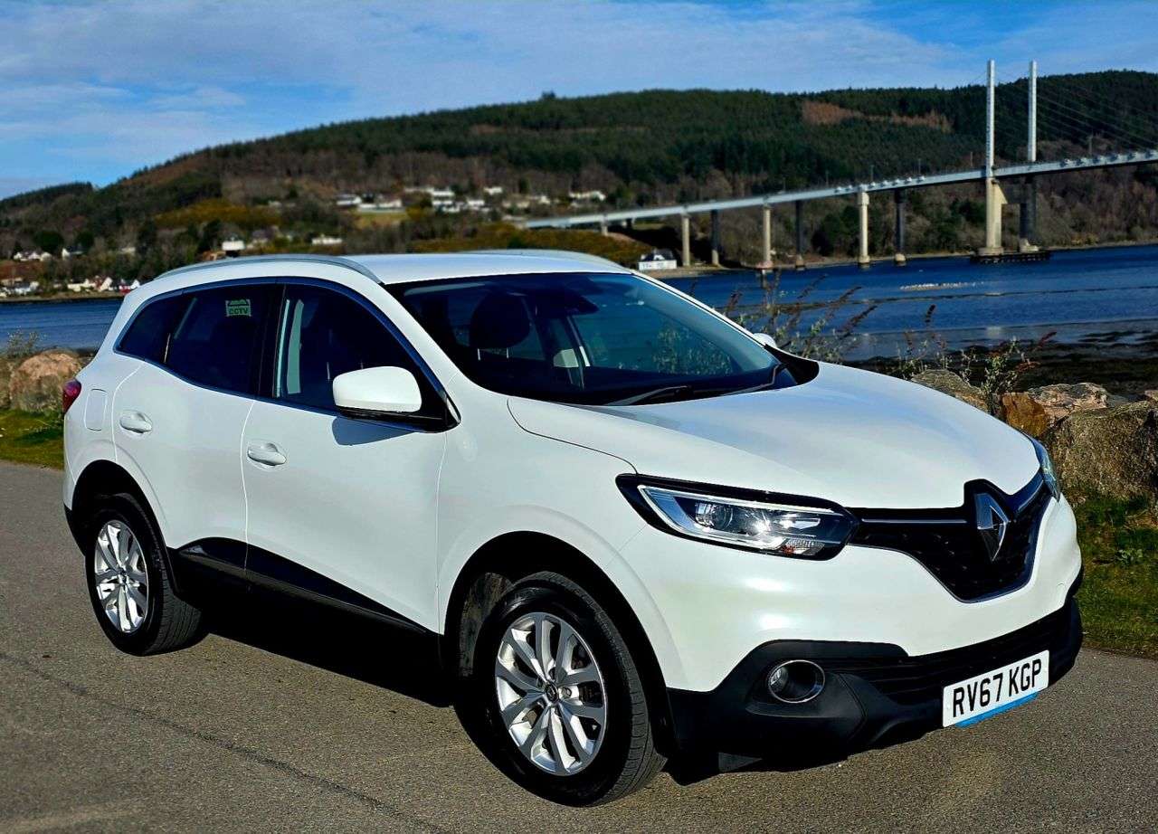 A 2017 RENAULT KADJAR 1.5 dCi Dynamique Nav SUV 5dr Diesel Manual Euro 6 (s/s) (110 ps) A 2017 RENAULT KADJAR 1.5 dCi Dynamique Nav SUV 5dr Diesel Manual Euro 6 (s/s) (110 ps)