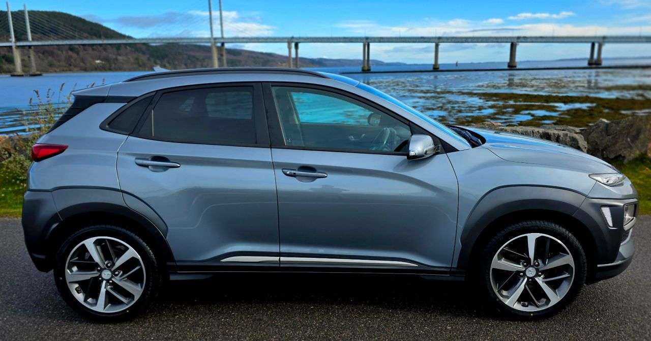 A 2018 HYUNDAI KONA 1.0 T-GDi Blue Drive Premium SUV 5dr Petrol Manual Euro 6 (s/s) (120 ps) A 2018 HYUNDAI KONA 1.0 T-GDi Blue Drive Premium SUV 5dr Petrol Manual Euro 6 (s/s) (120 ps)