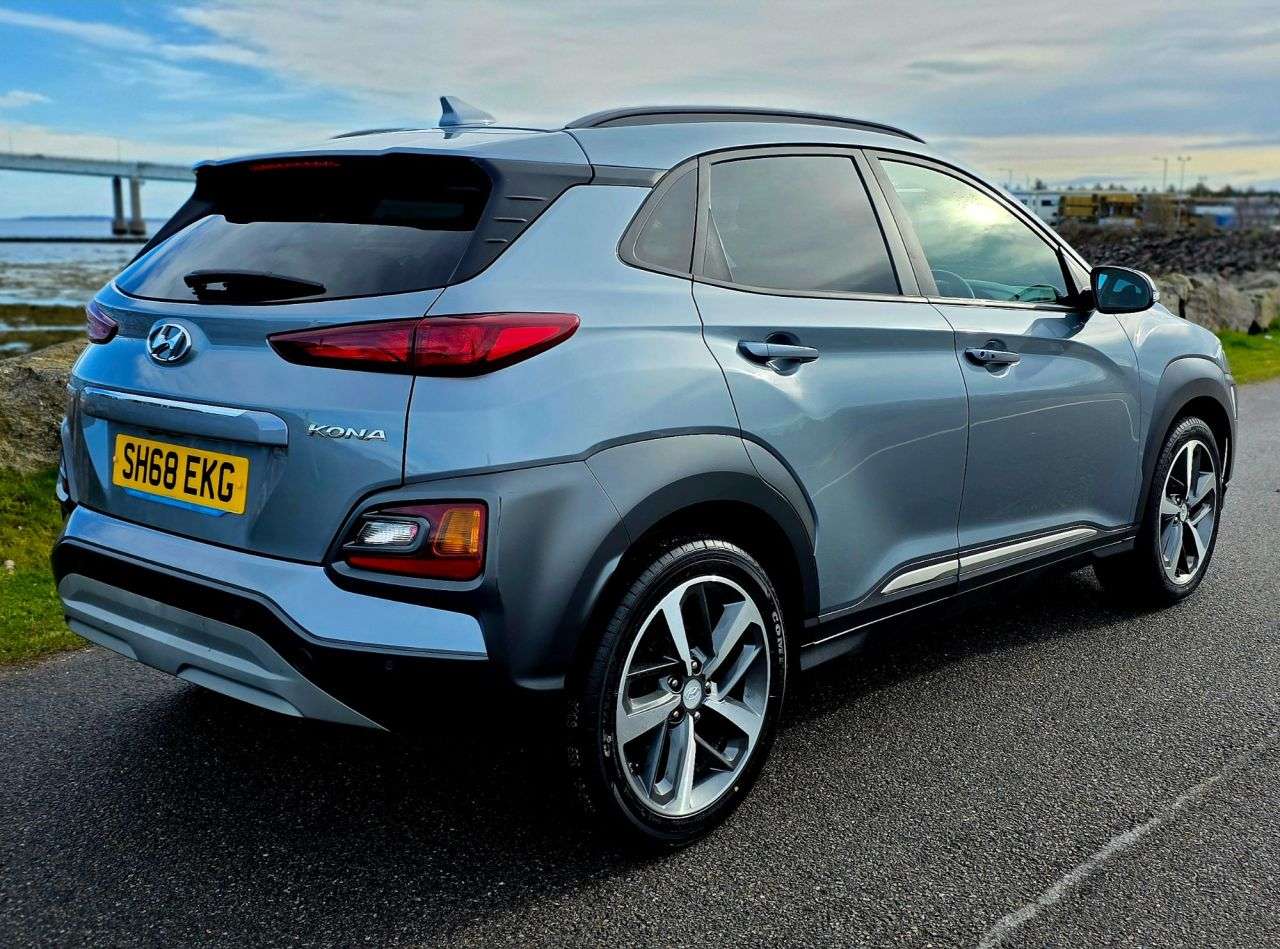 A 2018 HYUNDAI KONA 1.0 T-GDi Blue Drive Premium SUV 5dr Petrol Manual Euro 6 (s/s) (120 ps) A 2018 HYUNDAI KONA 1.0 T-GDi Blue Drive Premium SUV 5dr Petrol Manual Euro 6 (s/s) (120 ps)