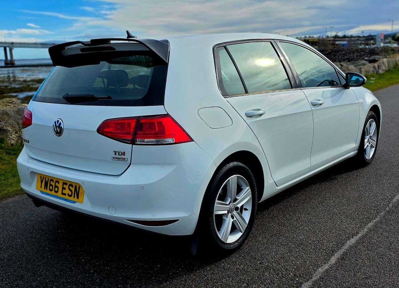A 2017 VOLKSWAGEN GOLF 1.6 TDI BlueMotion Tech Match Edition Hatchback 5dr Diesel Manual Euro 6 (s A 2017 VOLKSWAGEN GOLF 1.6 TDI BlueMotion Tech Match Edition Hatchback 5dr Diesel Manual Euro 6 (s