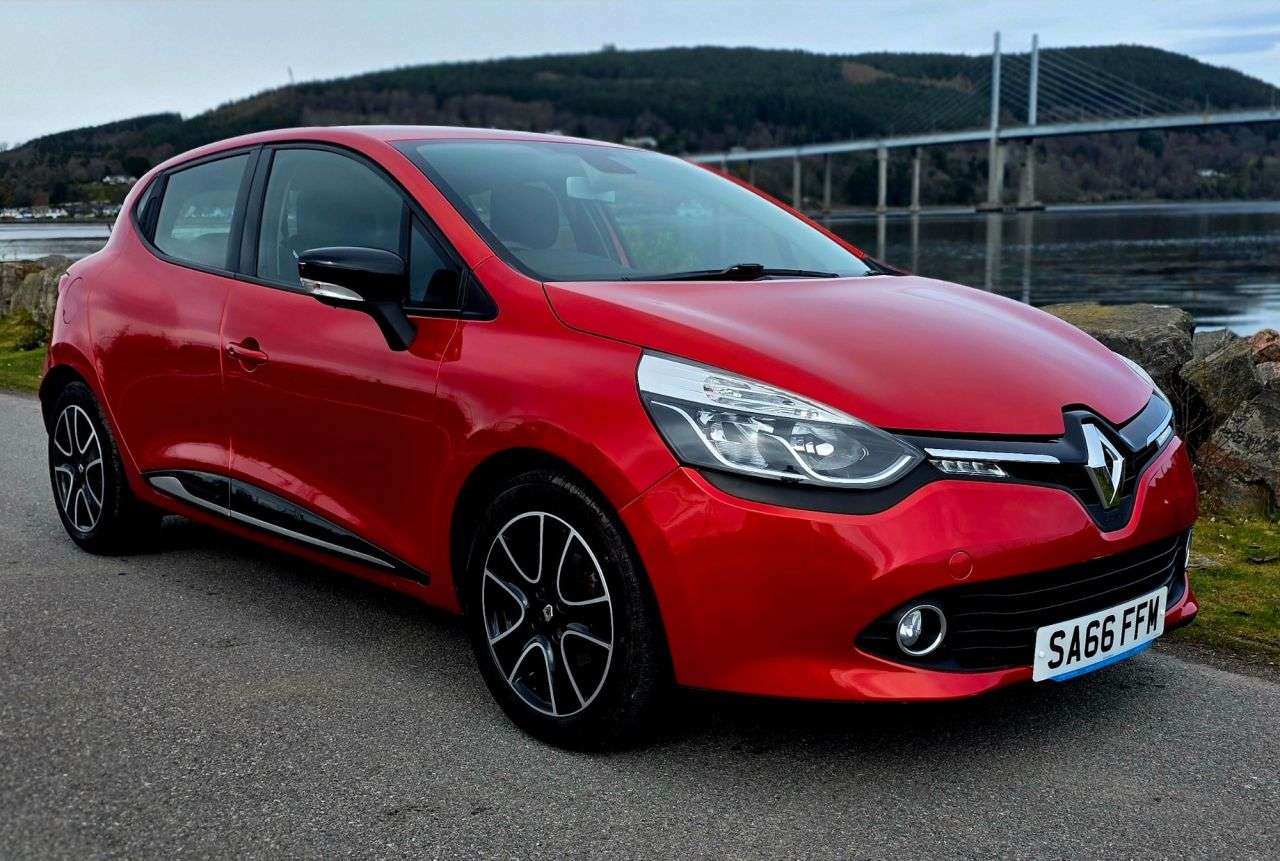 A 2016 RENAULT CLIO 0.9 TCe Dynamique Nav Hatchback 5dr Petrol Manual Euro 6 (s/s) (90 ps) A 2016 RENAULT CLIO 0.9 TCe Dynamique Nav Hatchback 5dr Petrol Manual Euro 6 (s/s) (90 ps)