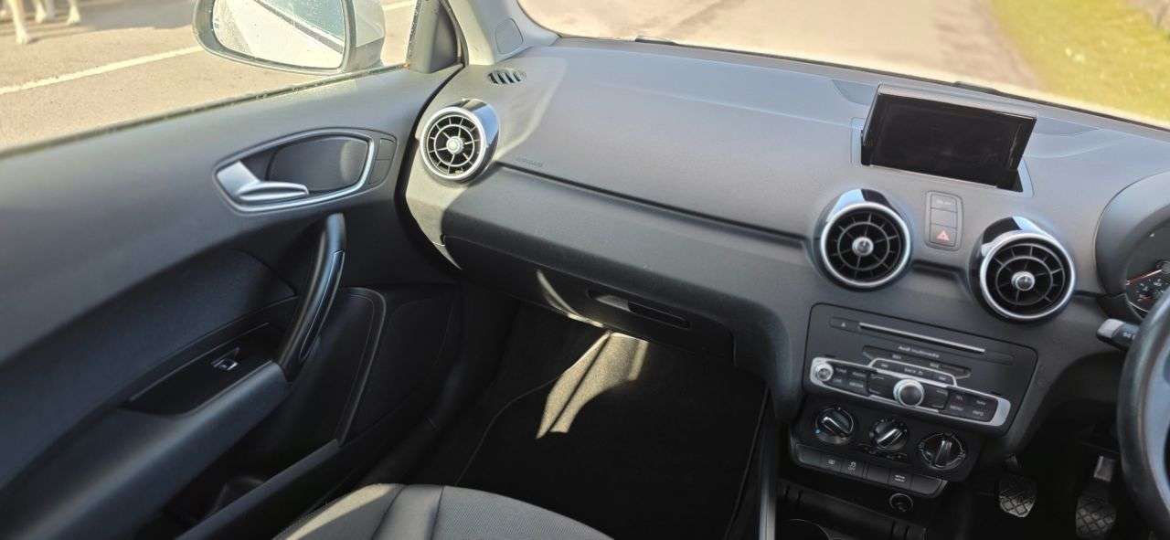 2016 AUDI A1 2016 AUDI A1