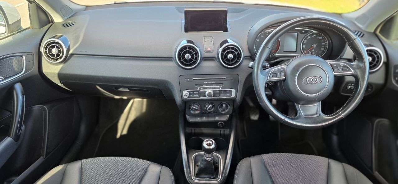 2016 AUDI A1 2016 AUDI A1