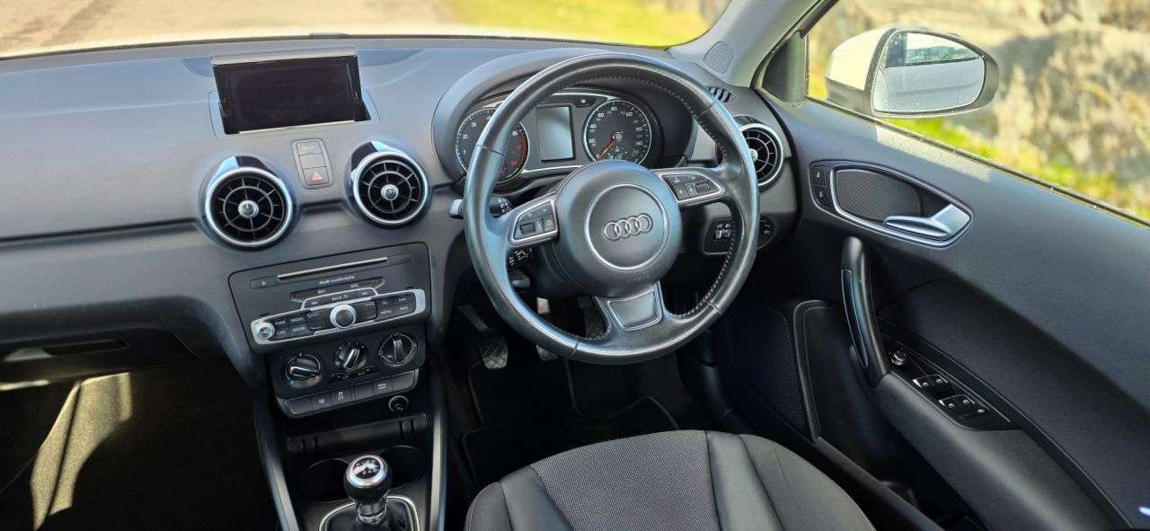 2016 AUDI A1 2016 AUDI A1