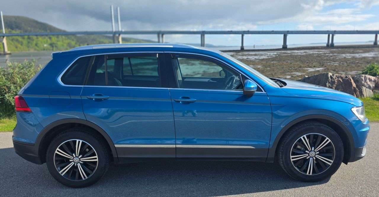 A 2016 VOLKSWAGEN TIGUAN 2.0 TDI BlueMotion Tech SE Navigation SUV 5dr Diesel Manual Euro 6 (s/s) (1 A 2016 VOLKSWAGEN TIGUAN 2.0 TDI BlueMotion Tech SE Navigation SUV 5dr Diesel Manual Euro 6 (s/s) (1