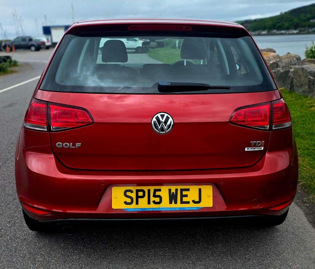 A 2015 VOLKSWAGEN GOLF 1.6 TDI BlueMotion Tech Match Hatchback 5dr Diesel Manual Euro 5 (s/s) (105 A 2015 VOLKSWAGEN GOLF 1.6 TDI BlueMotion Tech Match Hatchback 5dr Diesel Manual Euro 5 (s/s) (105
