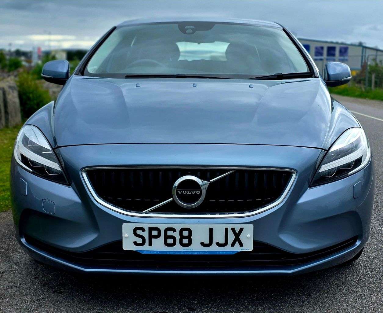 2018 VOLVO V40 2018 VOLVO V40