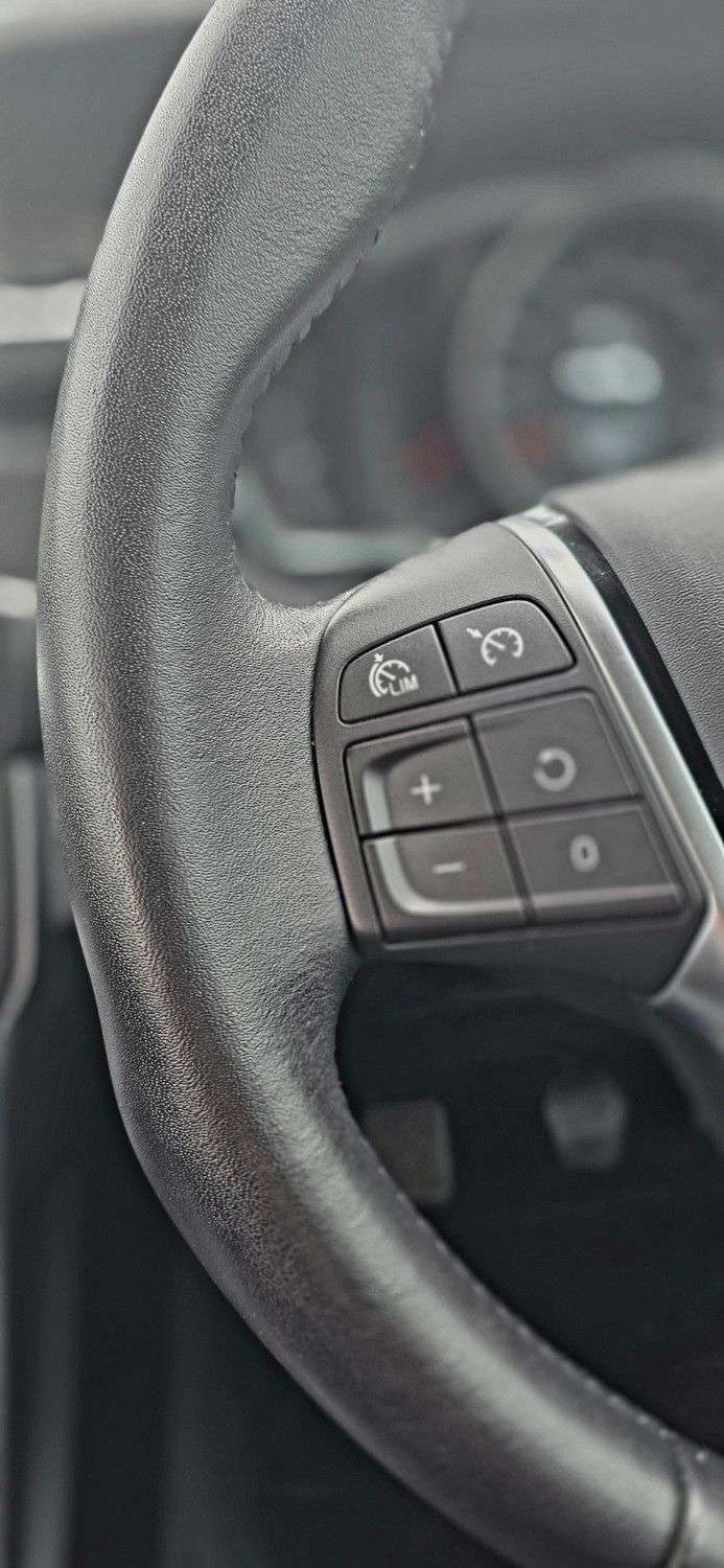 2018 VOLVO V40 2018 VOLVO V40