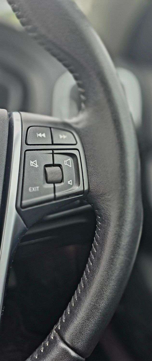 2018 VOLVO V40 2018 VOLVO V40