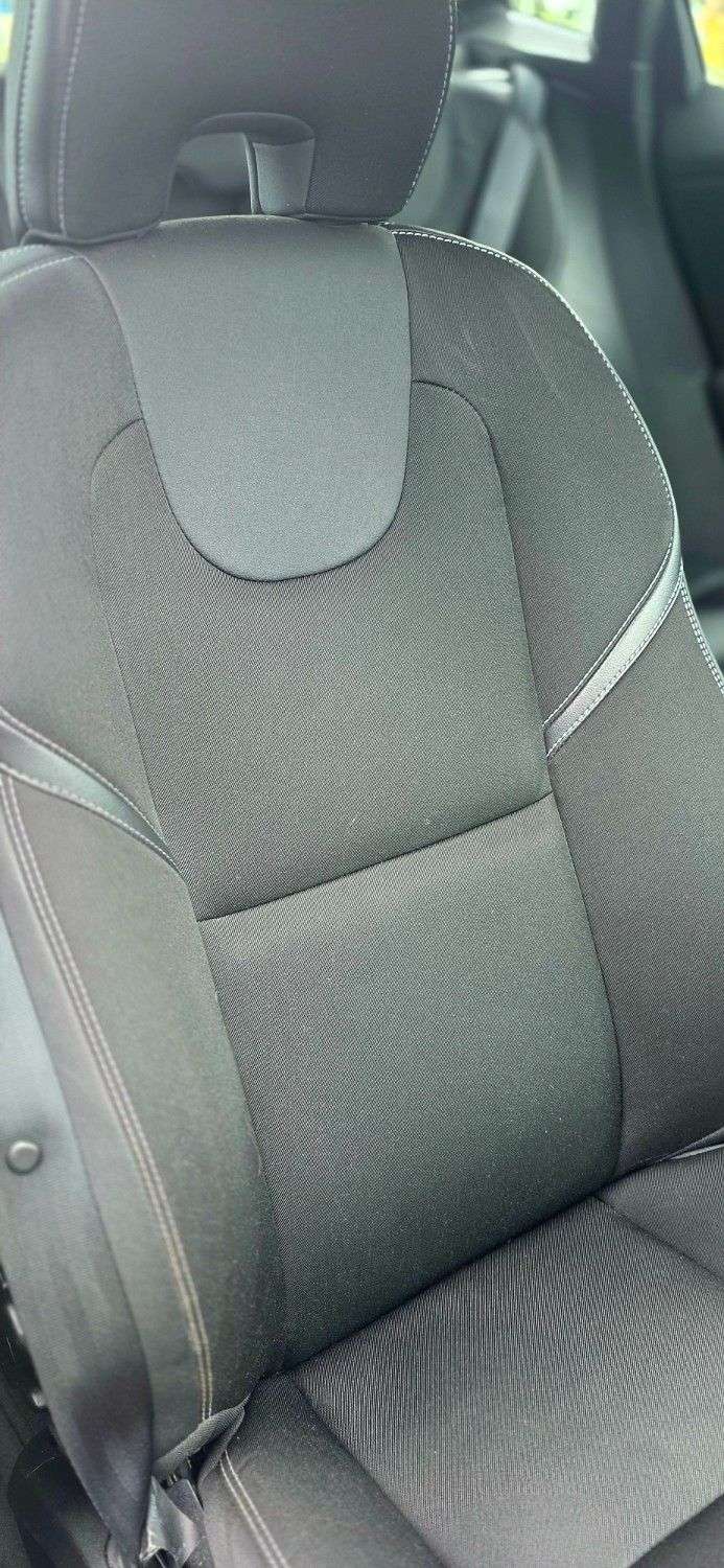 2018 VOLVO V40 2018 VOLVO V40