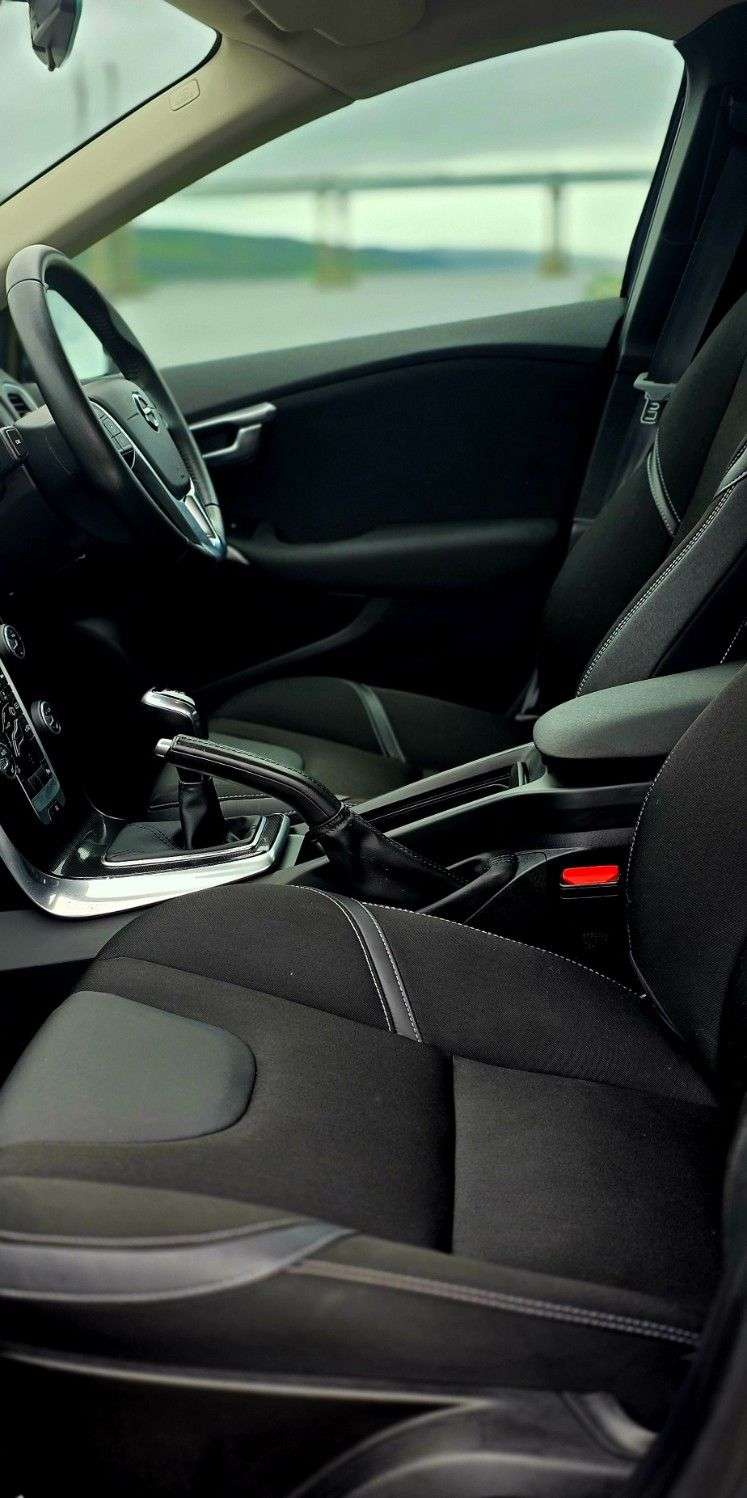 2018 VOLVO V40 2018 VOLVO V40