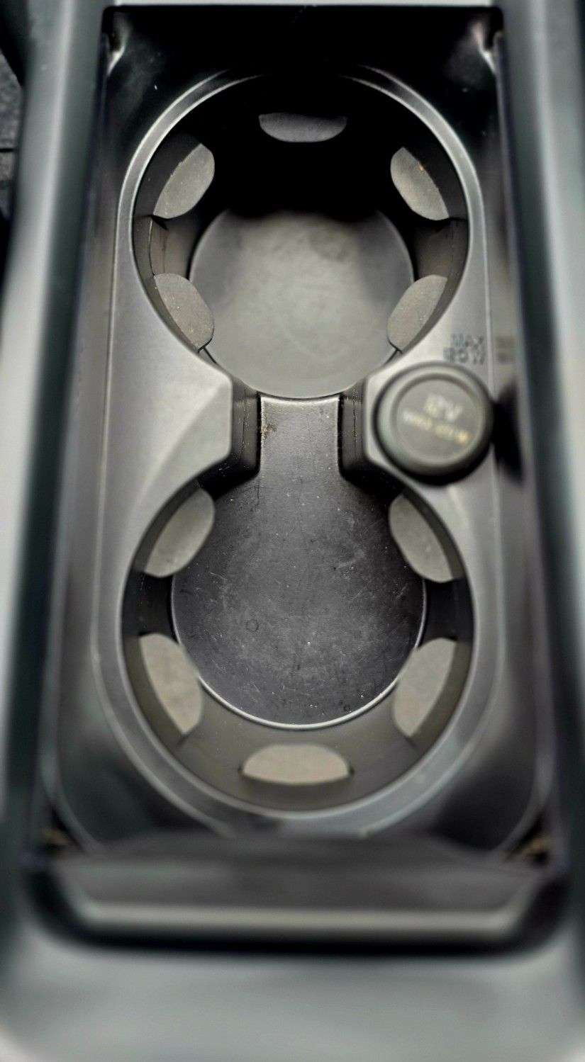 2018 VOLVO V40 2018 VOLVO V40