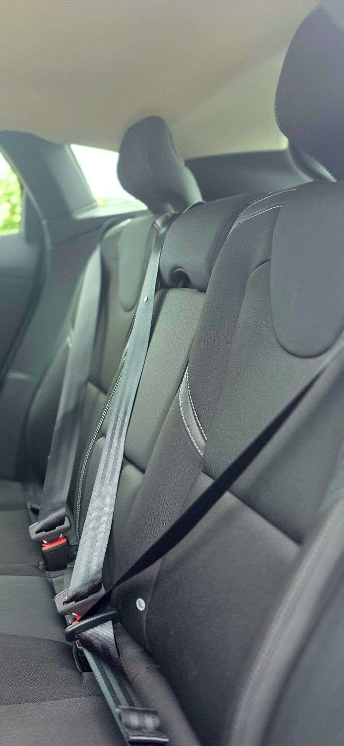 2018 VOLVO V40 2018 VOLVO V40