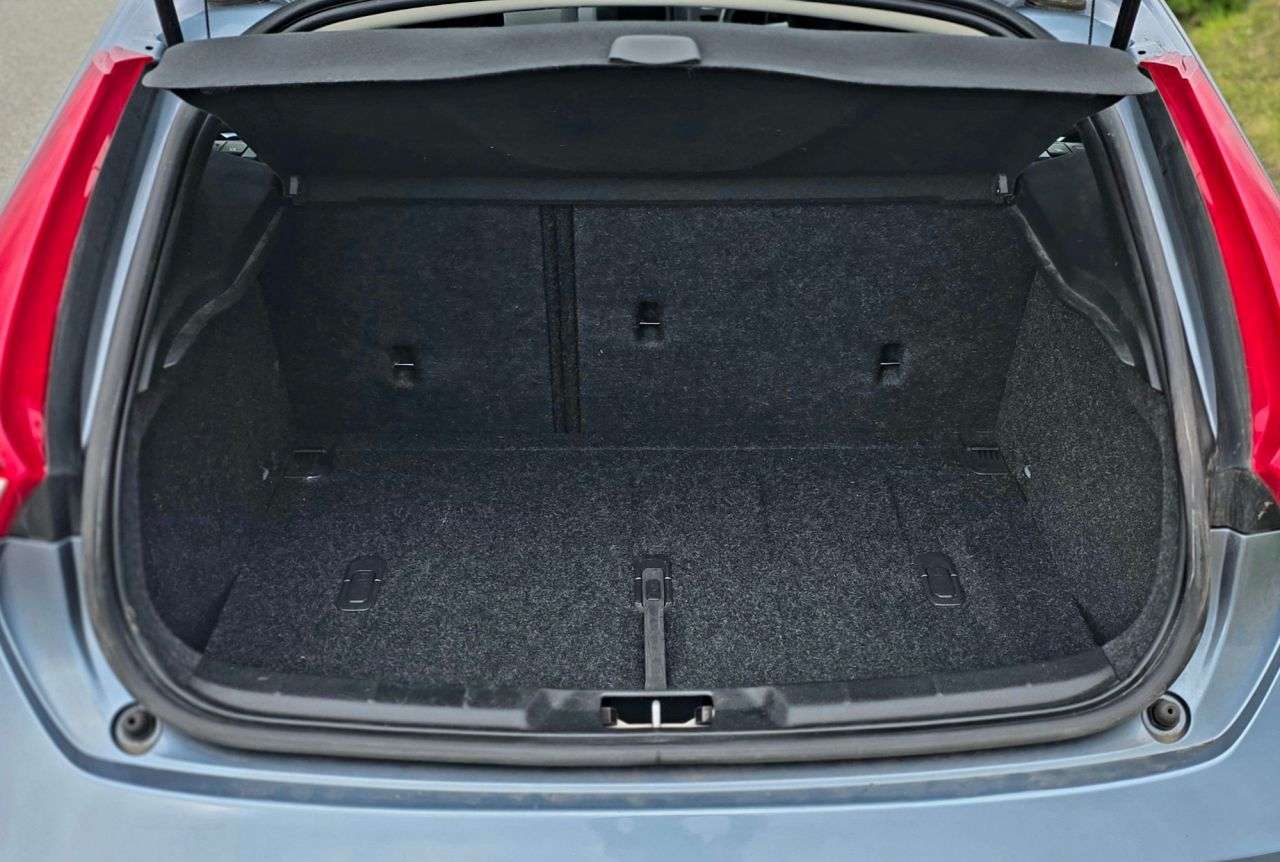 2018 VOLVO V40 2018 VOLVO V40