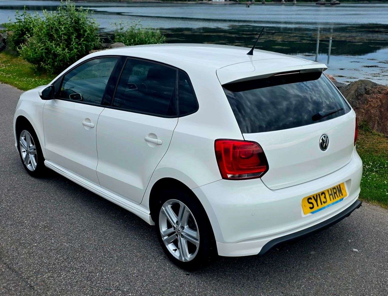 A 2013 VOLKSWAGEN POLO 1.2 TSI R-Line Hatchback 5dr Petrol Manual Euro 5 (105 ps) A 2013 VOLKSWAGEN POLO 1.2 TSI R-Line Hatchback 5dr Petrol Manual Euro 5 (105 ps)