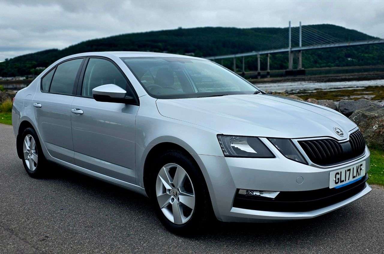 A 2017 SKODA OCTAVIA 1.4 TSI SE Hatchback 5dr Petrol DSG Euro 6 (s/s) (150 ps) A 2017 SKODA OCTAVIA 1.4 TSI SE Hatchback 5dr Petrol DSG Euro 6 (s/s) (150 ps)