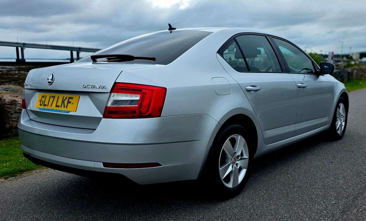 A 2017 SKODA OCTAVIA 1.4 TSI SE Hatchback 5dr Petrol DSG Euro 6 (s/s) (150 ps) A 2017 SKODA OCTAVIA 1.4 TSI SE Hatchback 5dr Petrol DSG Euro 6 (s/s) (150 ps)
