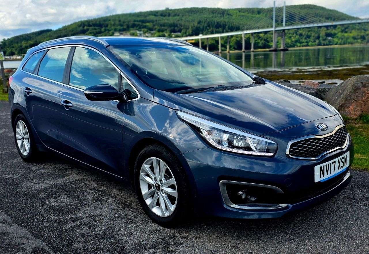 A 2017 KIA CEED 1.6 CRDi 2 Sportswagon 5dr Diesel Manual Euro 6 (s/s) (134 bhp) A 2017 KIA CEED 1.6 CRDi 2 Sportswagon 5dr Diesel Manual Euro 6 (s/s) (134 bhp)
