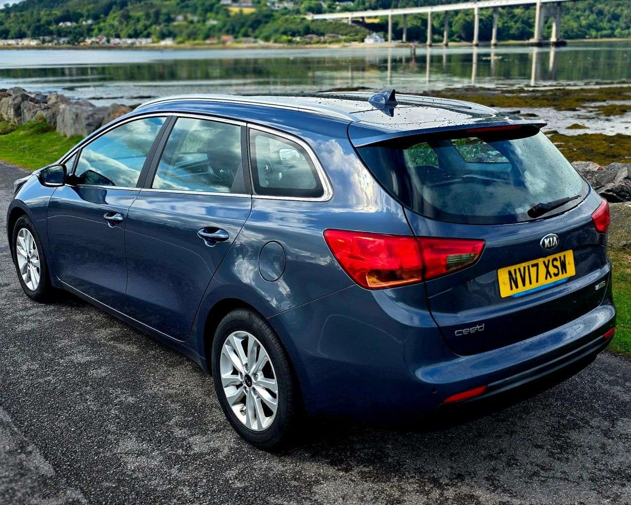 A 2017 KIA CEED 1.6 CRDi 2 Sportswagon 5dr Diesel Manual Euro 6 (s/s) (134 bhp) A 2017 KIA CEED 1.6 CRDi 2 Sportswagon 5dr Diesel Manual Euro 6 (s/s) (134 bhp)