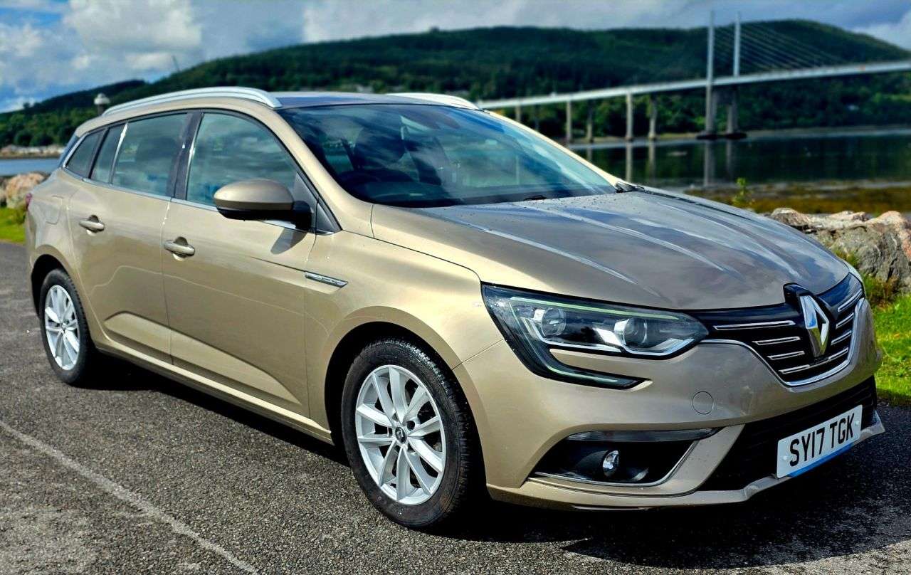 A 2017 RENAULT MEGANE 1.5 dCi Dynamique Nav Sport Tourer 5dr Diesel Manual Euro 6 (s/s) (110 ps) A 2017 RENAULT MEGANE 1.5 dCi Dynamique Nav Sport Tourer 5dr Diesel Manual Euro 6 (s/s) (110 ps)