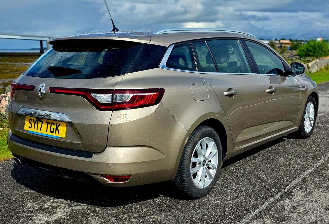A 2017 RENAULT MEGANE 1.5 dCi Dynamique Nav Sport Tourer 5dr Diesel Manual Euro 6 (s/s) (110 ps) A 2017 RENAULT MEGANE 1.5 dCi Dynamique Nav Sport Tourer 5dr Diesel Manual Euro 6 (s/s) (110 ps)