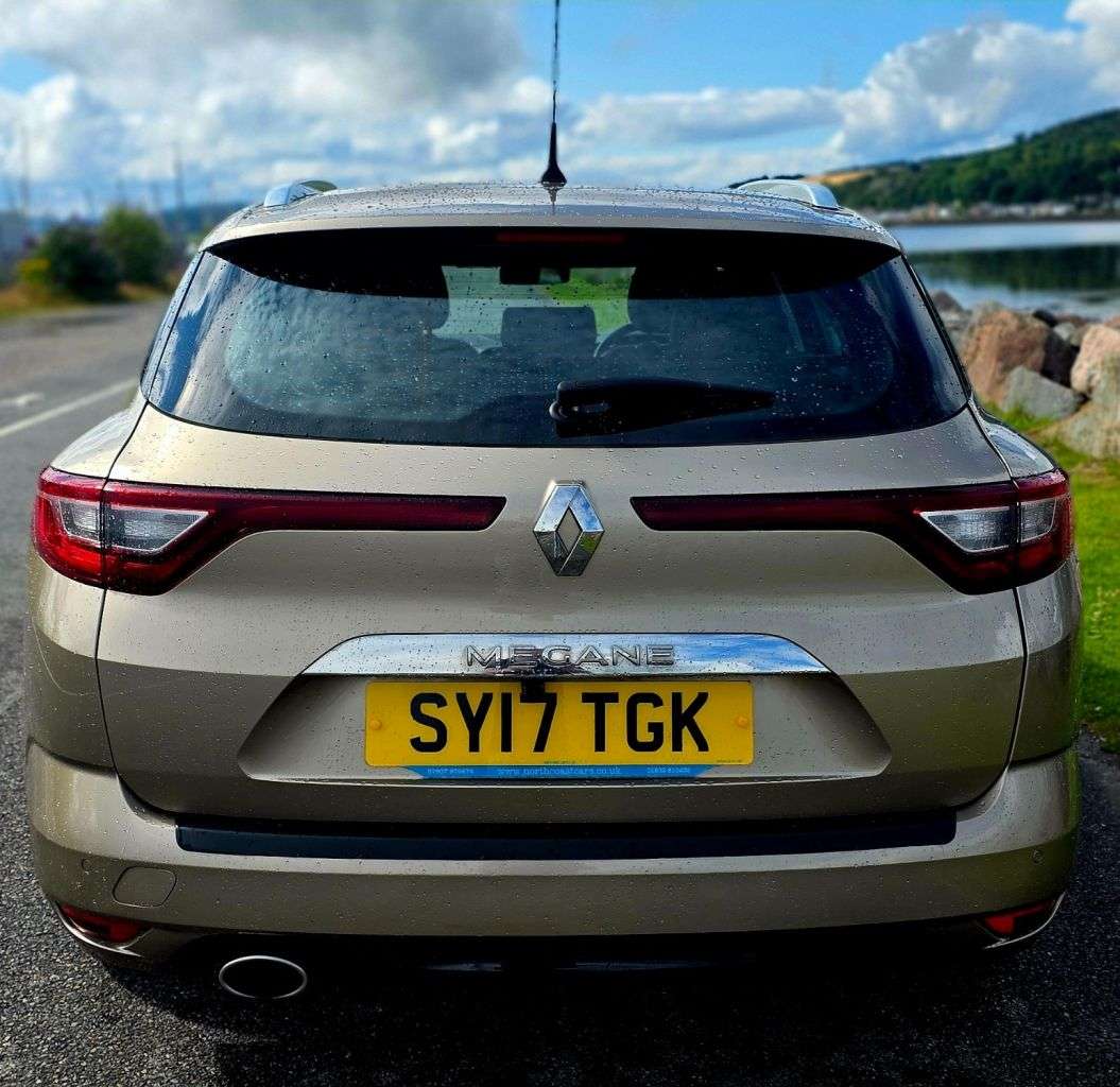 A 2017 RENAULT MEGANE 1.5 dCi Dynamique Nav Sport Tourer 5dr Diesel Manual Euro 6 (s/s) (110 ps) A 2017 RENAULT MEGANE 1.5 dCi Dynamique Nav Sport Tourer 5dr Diesel Manual Euro 6 (s/s) (110 ps)