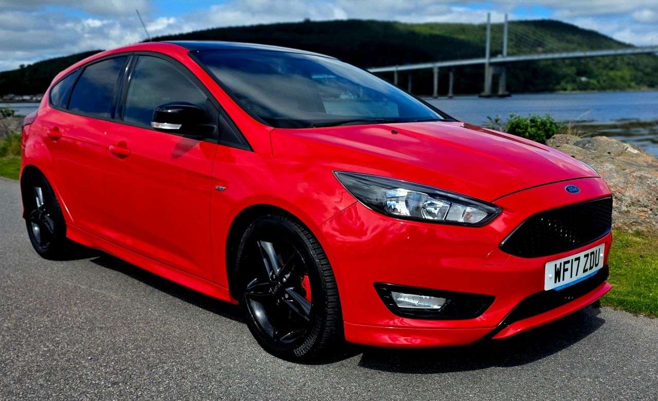 A 2017 FORD FOCUS 1.5T EcoBoost Zetec S Red Edition Hatchback 5dr Petrol Manual Euro 6 (s/s) A 2017 FORD FOCUS 1.5T EcoBoost Zetec S Red Edition Hatchback 5dr Petrol Manual Euro 6 (s/s)
