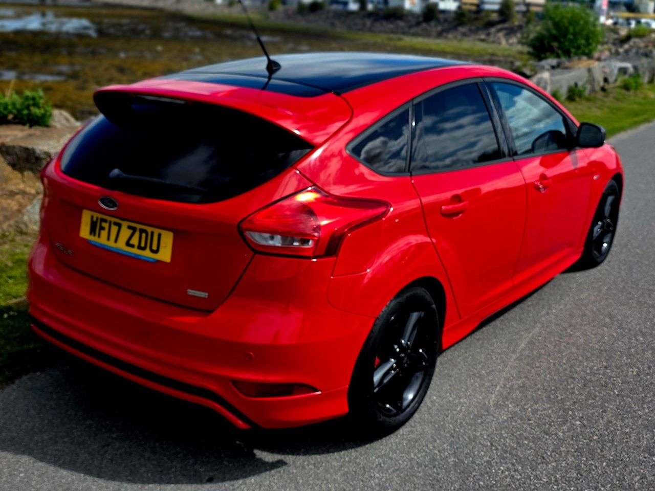 A 2017 FORD FOCUS 1.5T EcoBoost Zetec S Red Edition Hatchback 5dr Petrol Manual Euro 6 (s/s) A 2017 FORD FOCUS 1.5T EcoBoost Zetec S Red Edition Hatchback 5dr Petrol Manual Euro 6 (s/s)