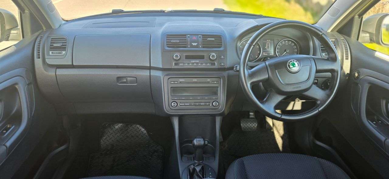 2011 SKODA FABIA 2011 SKODA FABIA