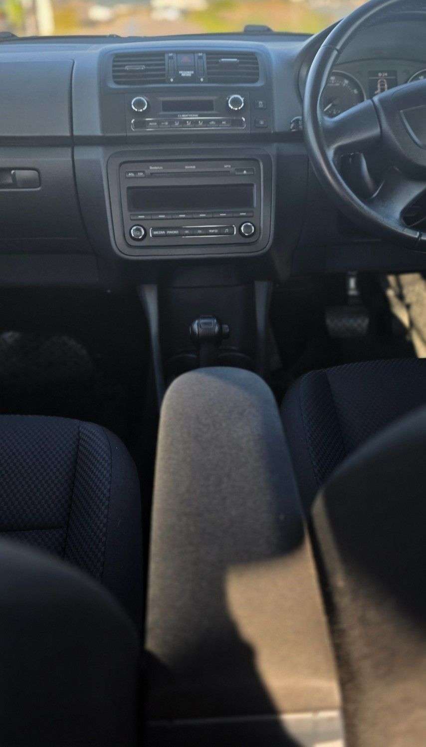 2011 SKODA FABIA 2011 SKODA FABIA