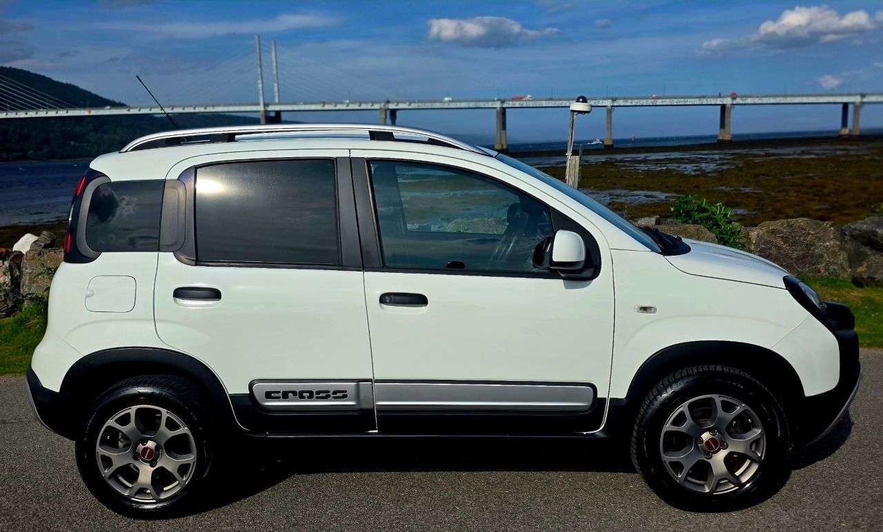 A 2015 FIAT PANDA 0.9 TwinAir Cross 4X4 Hatchback 5dr Petrol Manual Euro 6 (s/s) (4 seats) (9 A 2015 FIAT PANDA 0.9 TwinAir Cross 4X4 Hatchback 5dr Petrol Manual Euro 6 (s/s) (4 seats) (9