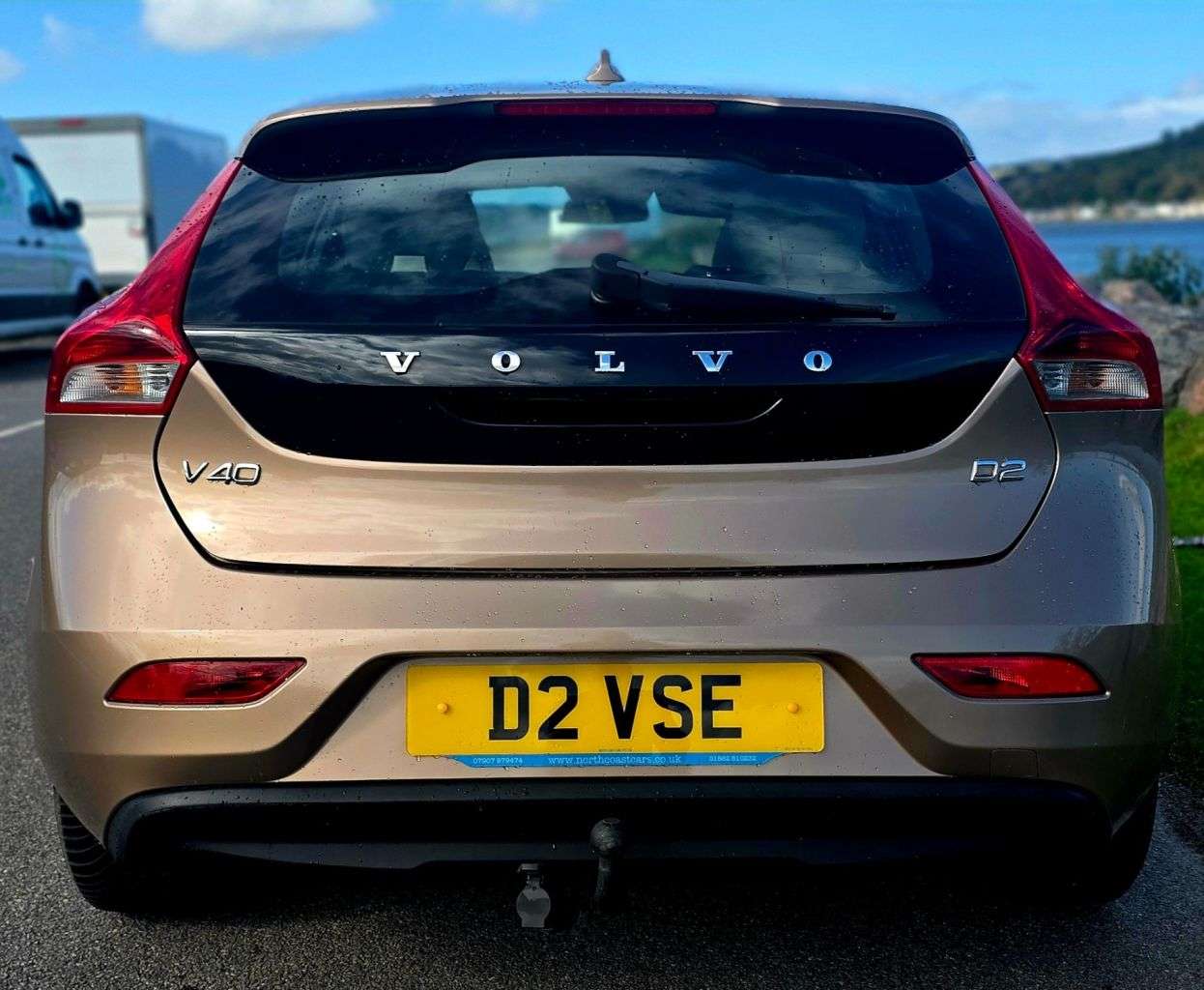 A 2014 VOLVO V40 1.6 D2 SE Hatchback 5dr Diesel Manual Euro 5 (s/s) (115 ps) A 2014 VOLVO V40 1.6 D2 SE Hatchback 5dr Diesel Manual Euro 5 (s/s) (115 ps)